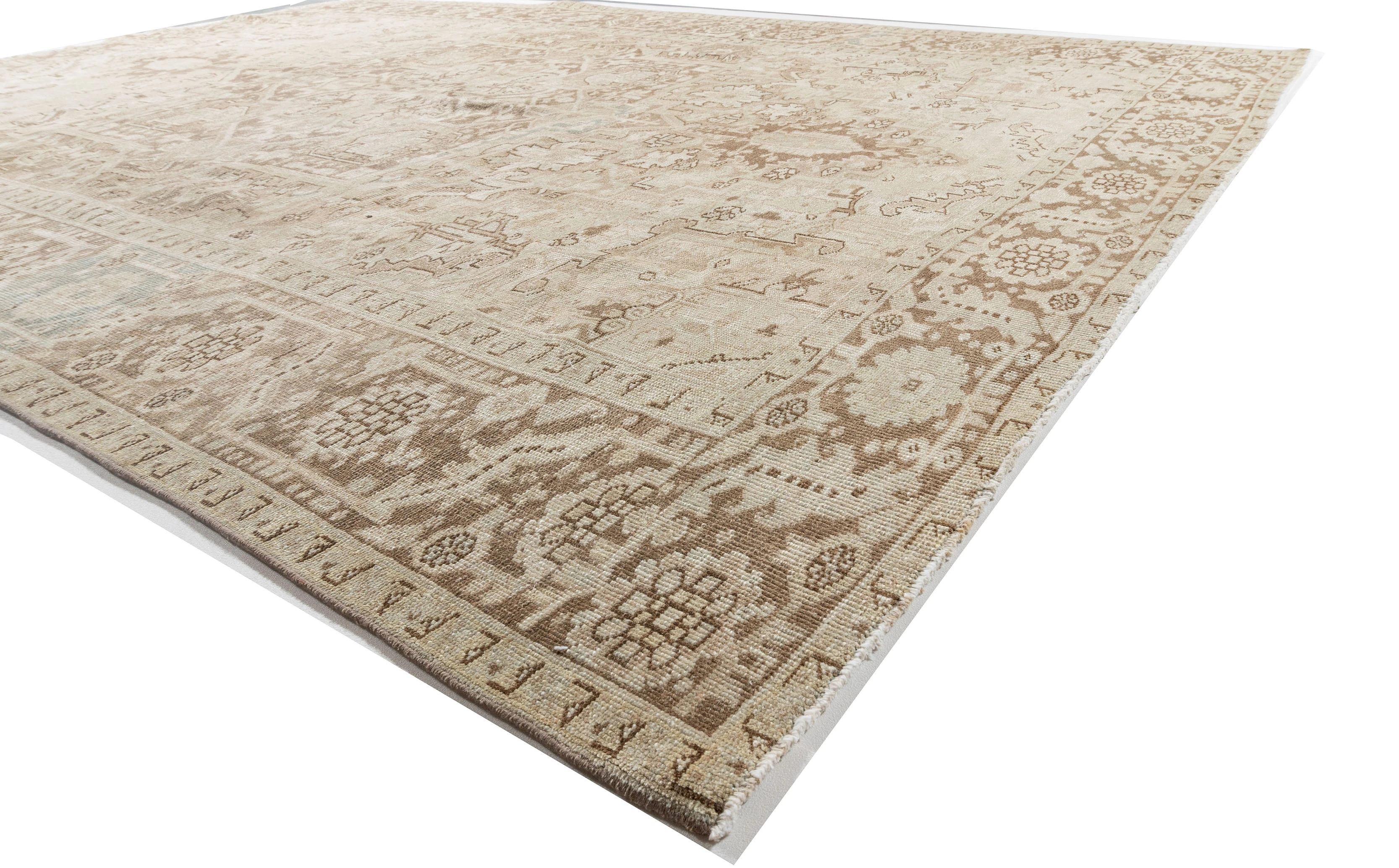 Persian Heriz Rug 8'4 x 11'4 2 Persian Heriz Rug 8'4 x 11'4
