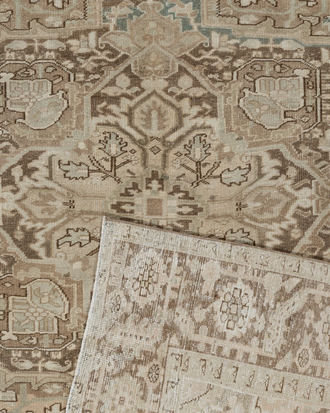 Persian Heriz Rug 8'4 x 11'4 4 Persian Heriz Rug 8'4 x 11'4