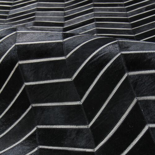 Natural Hide Cowhide hand-tufted Rug, Black/Ivory 4 Natural Hide Cowhide hand-tufted Rug, Black/Ivory
