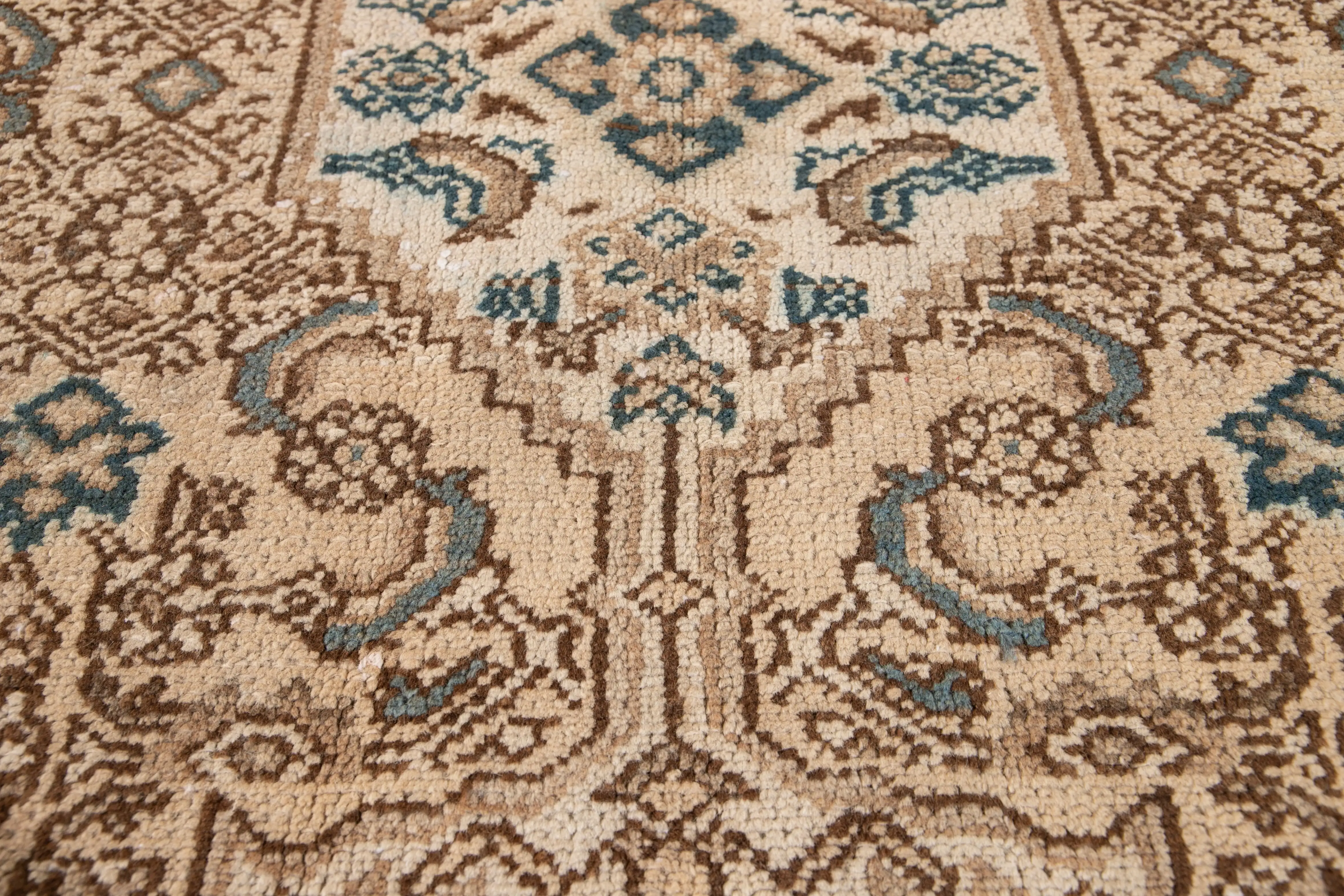 4'4'' x 7' Vintage Wool Rug, Beige 9 4'4'' x 7' Vintage Wool Rug, Beige