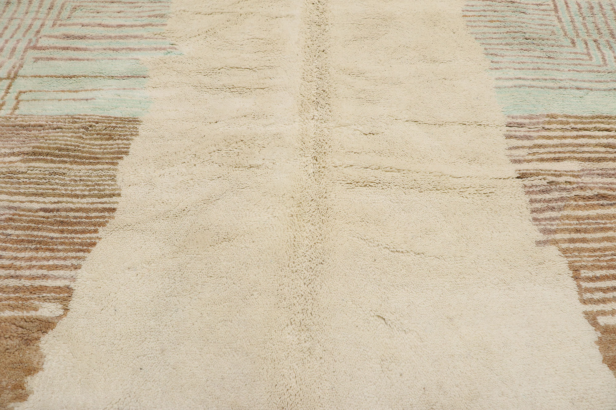 Berber Moroccan Rug, 6'10 x 10'00 4 Berber Moroccan Rug, 6'10 x 10'00