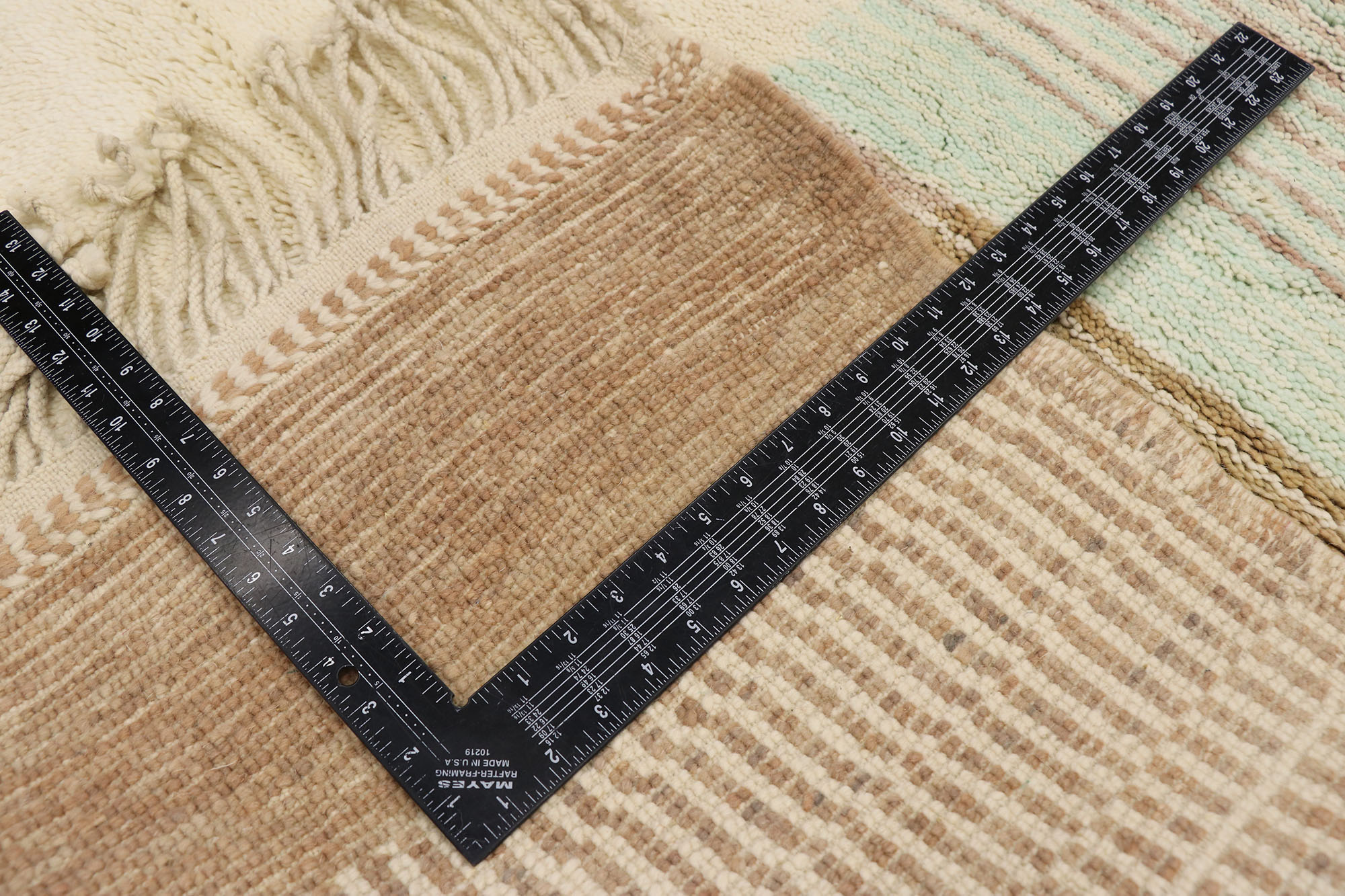 Berber Moroccan Rug, 6'10 x 10'00 5 Berber Moroccan Rug, 6'10 x 10'00