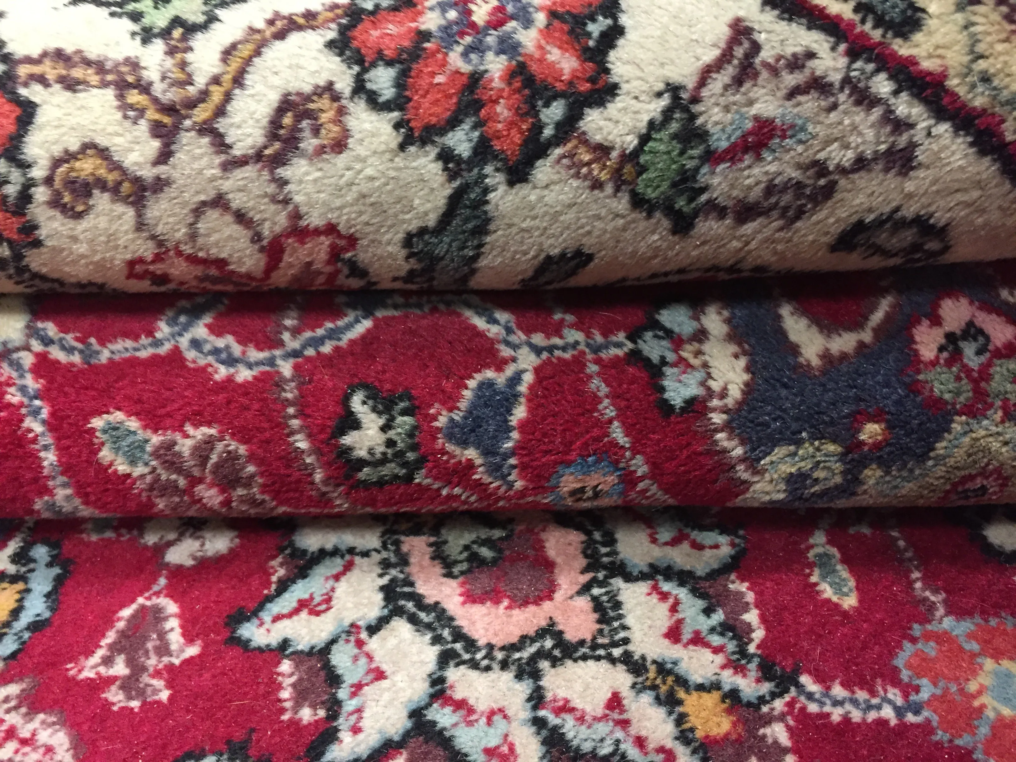 Tabriz Hand Woven Rug 7'1" X 9'10" 3 Tabriz Hand Woven Rug 7'1" X 9'10"