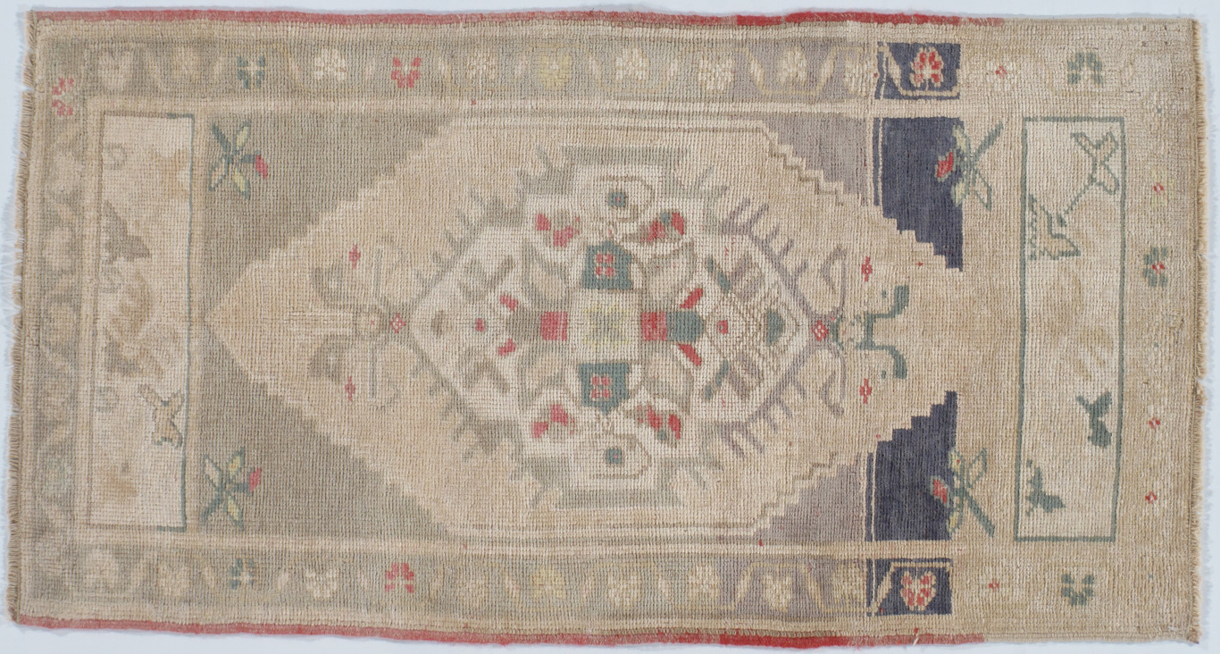 Vintage Turkish Yastik Rug 1'9 X 3'3 1 Vintage Turkish Yastik Rug 1'9 X 3'3