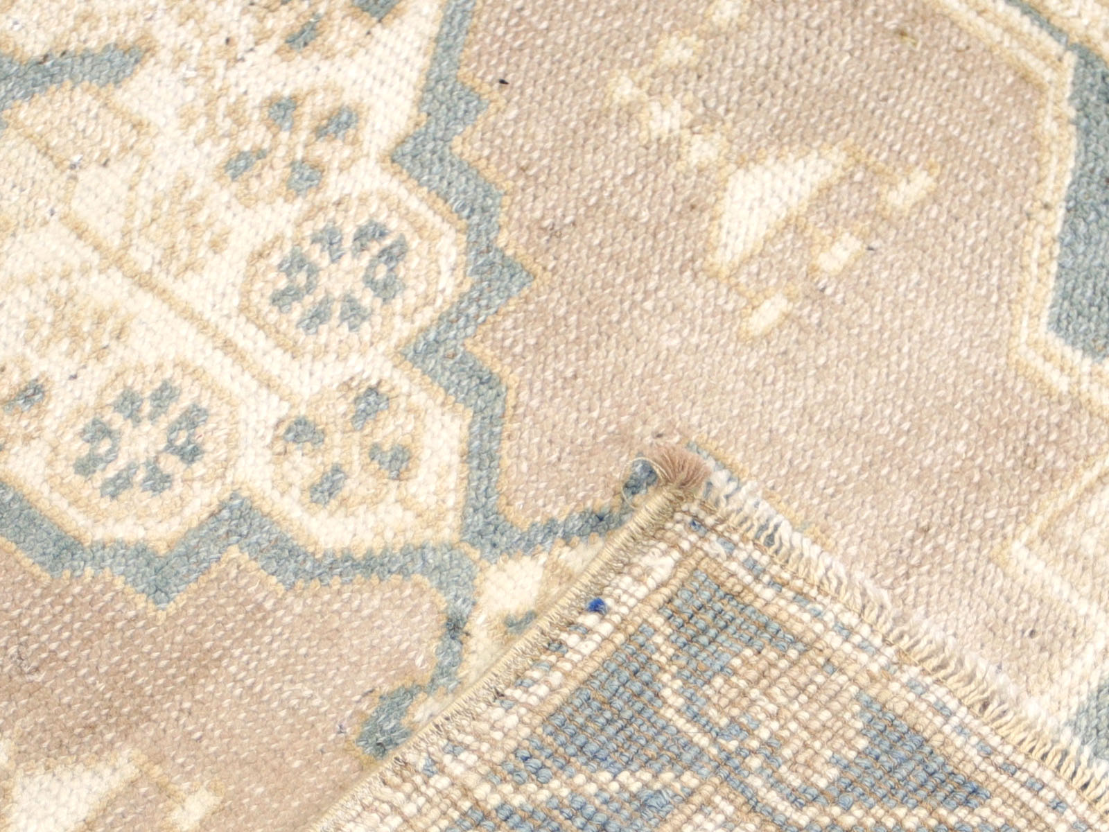 1960s Turkish Oushak Yastic-1'10" x 3'6" 4 1960s Turkish Oushak Yastic-1'10" x 3'6"