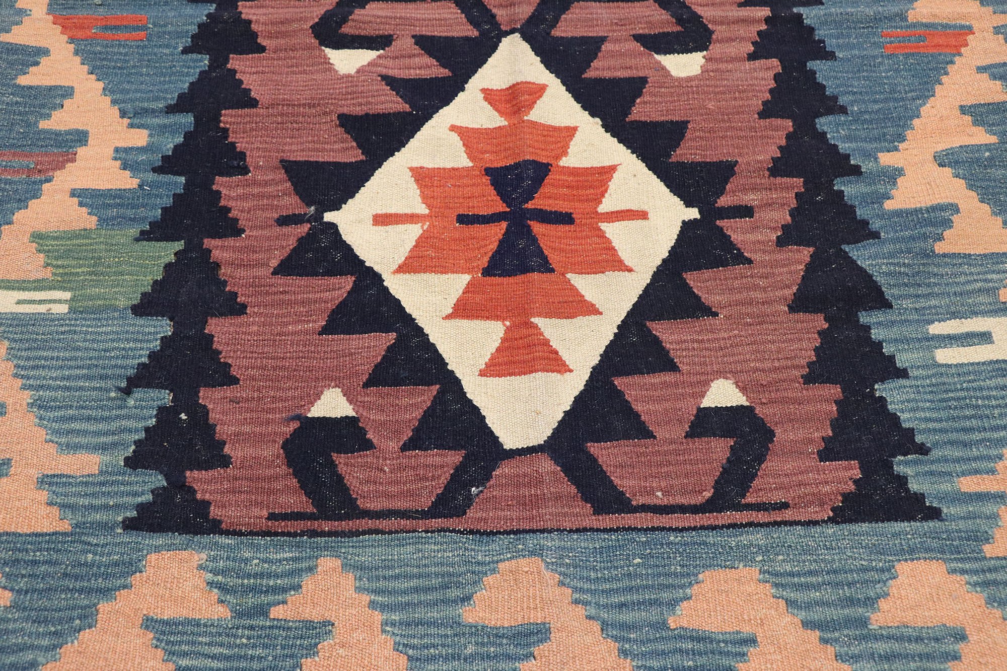 Vintage Persian Shiraz Rug, 3'10" x 5'3" 4 Vintage Persian Shiraz Rug, 3'10" x 5'3"