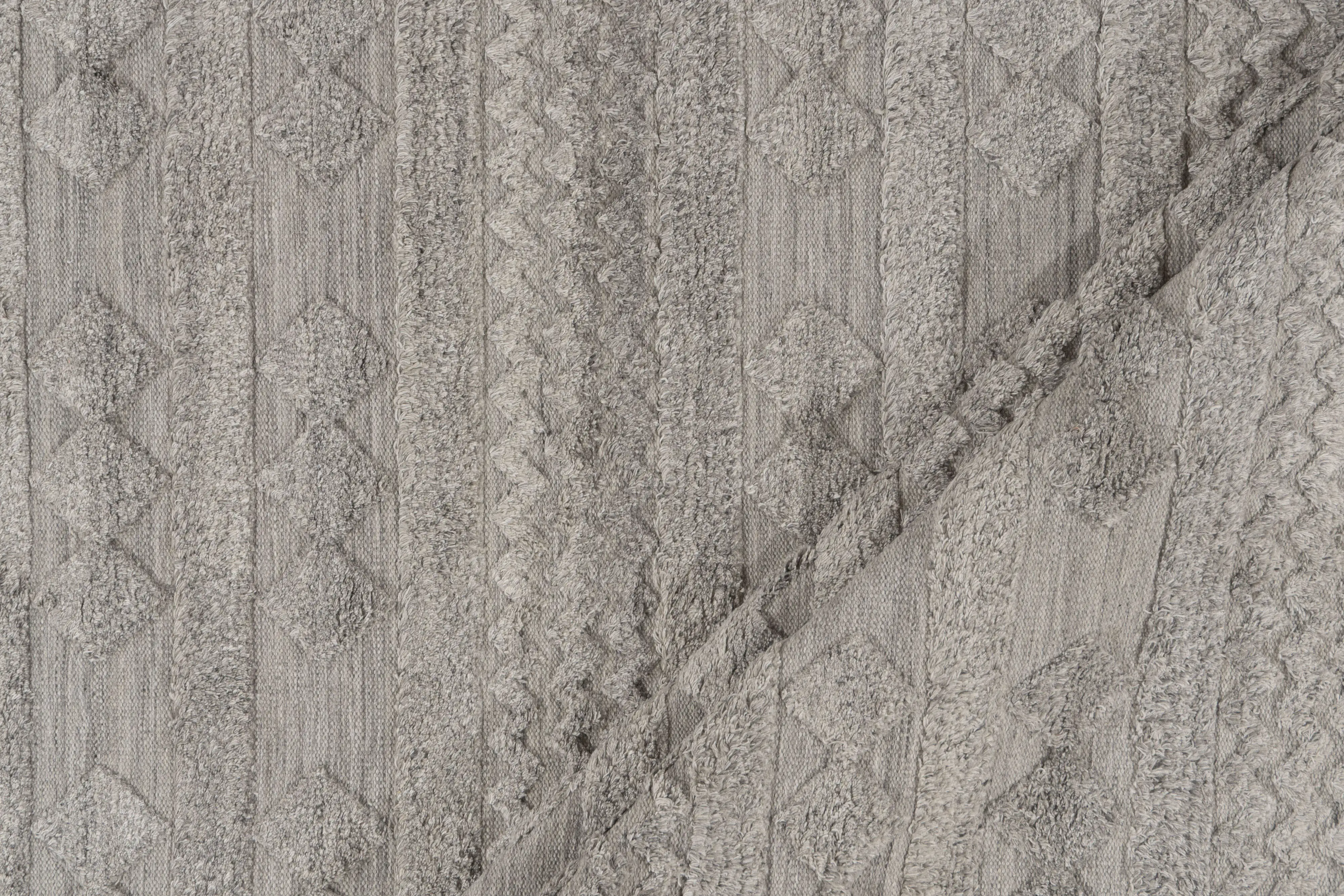 Indoor Outdoor Rug Handloomed 9' x 12' 2 Indoor Outdoor Rug Handloomed 9' x 12'