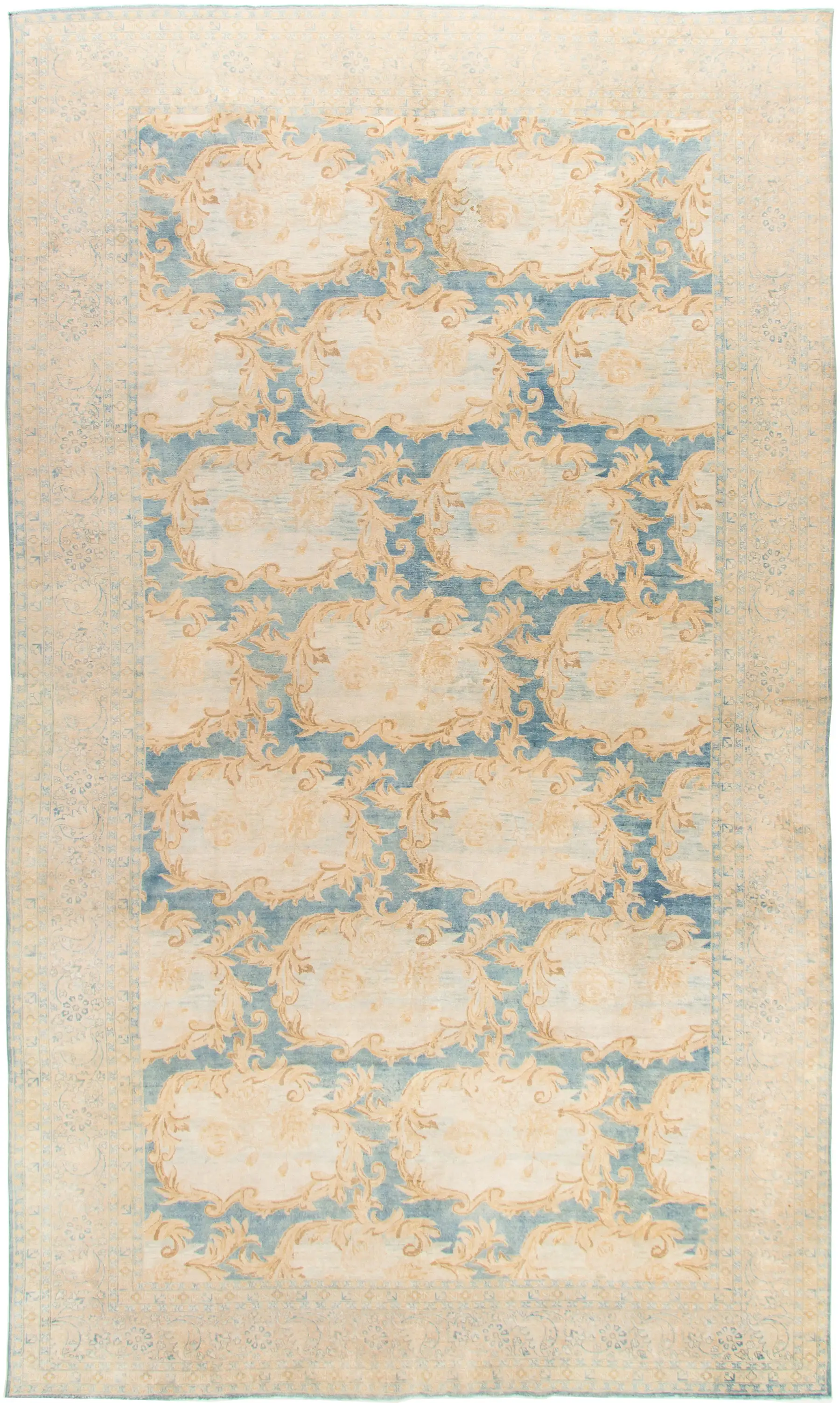Tabriz Gole-Farang Rug 9'5 X 16' 2 Tabriz Gole-Farang Rug 9'5 X 16'