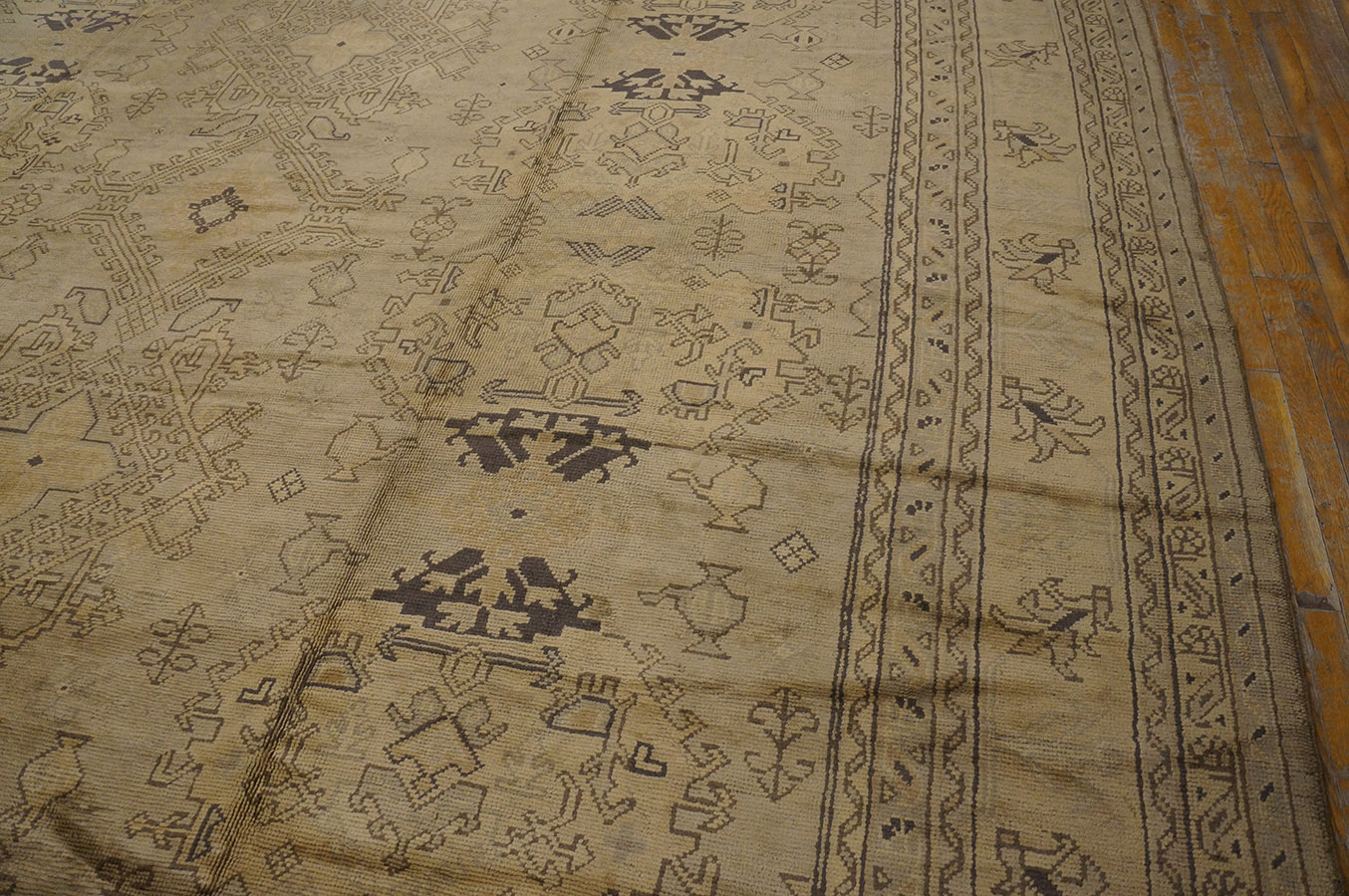 Early 20th Century Turkish Oushak Carpet 3 Early 20th Century Turkish Oushak Carpet
