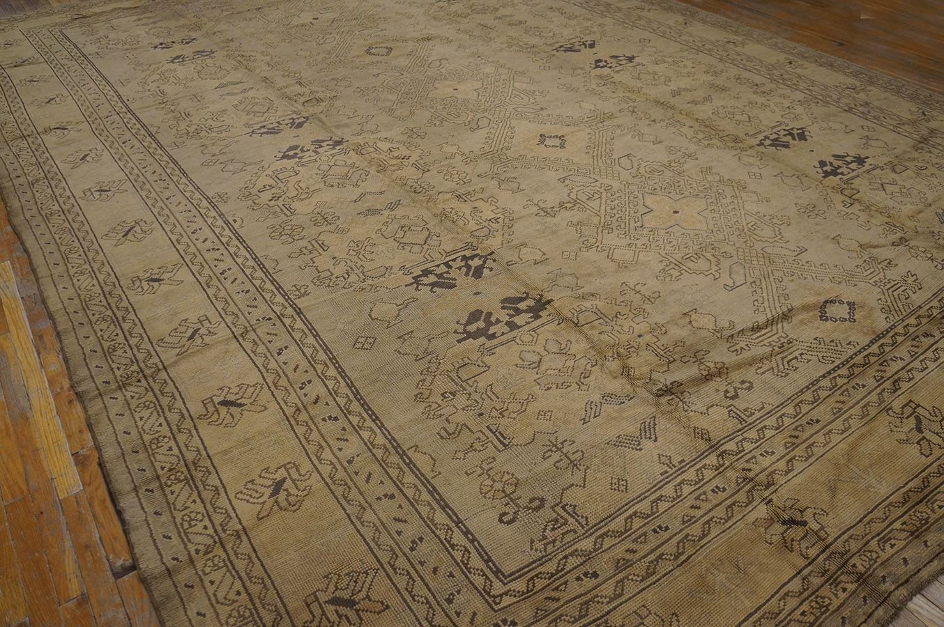 Early 20th Century Turkish Oushak Carpet 5 Early 20th Century Turkish Oushak Carpet