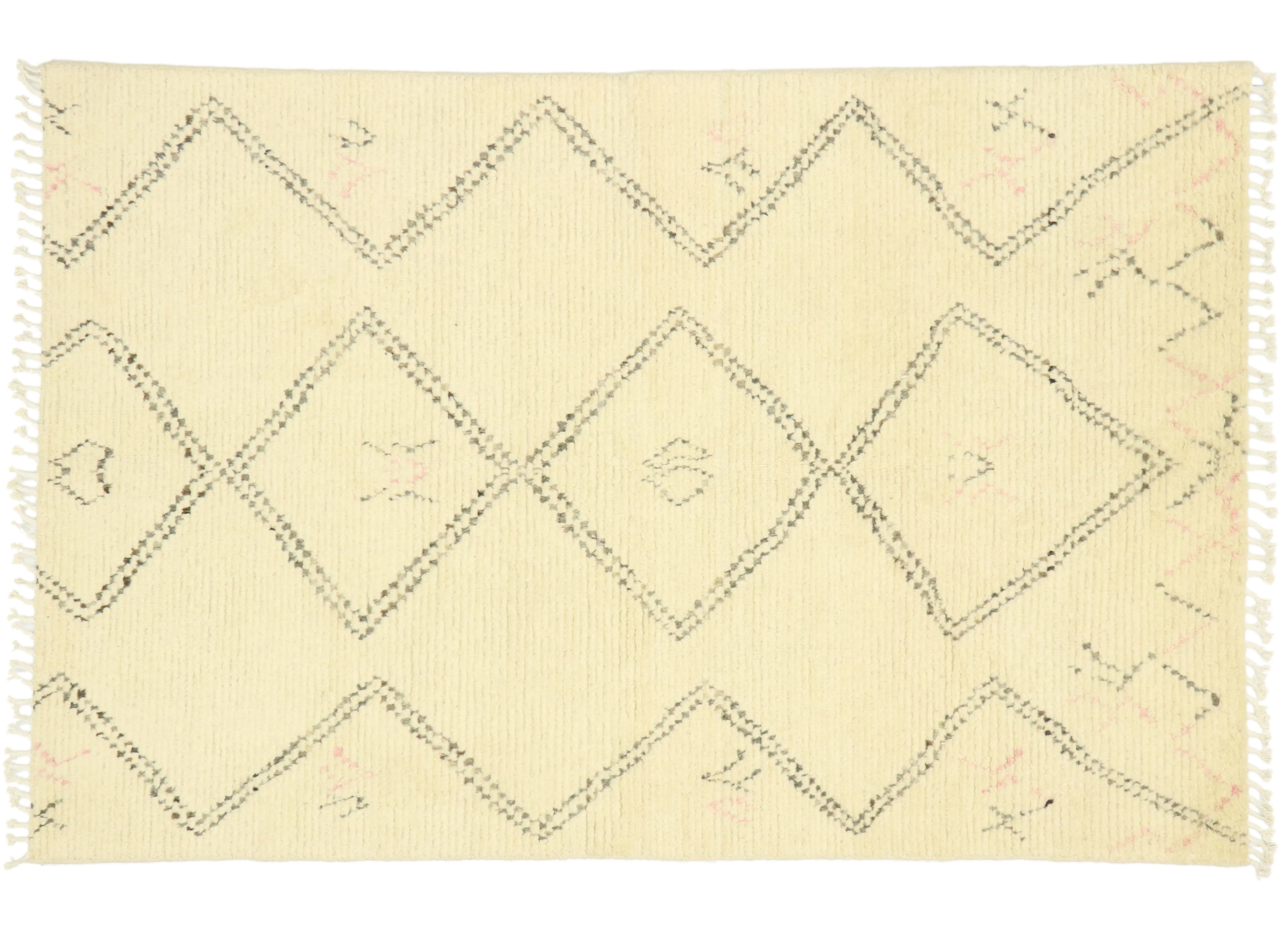 4'10" x 07'5" Moroccan Style Rug 1 4'10" x 07'5" Moroccan Style Rug