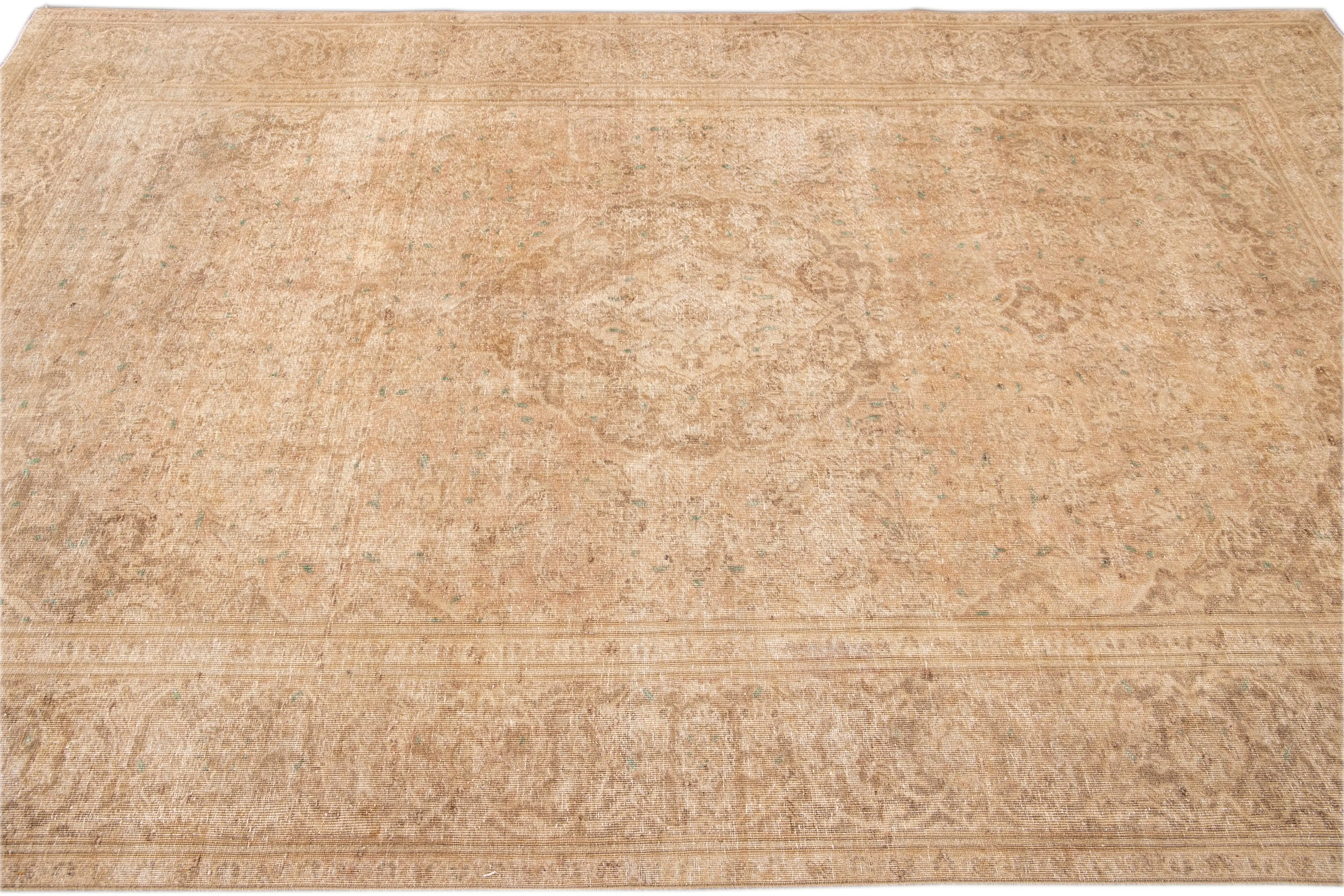 Vintage Beige Medallion Wool Rug 3 Vintage Beige Medallion Wool Rug