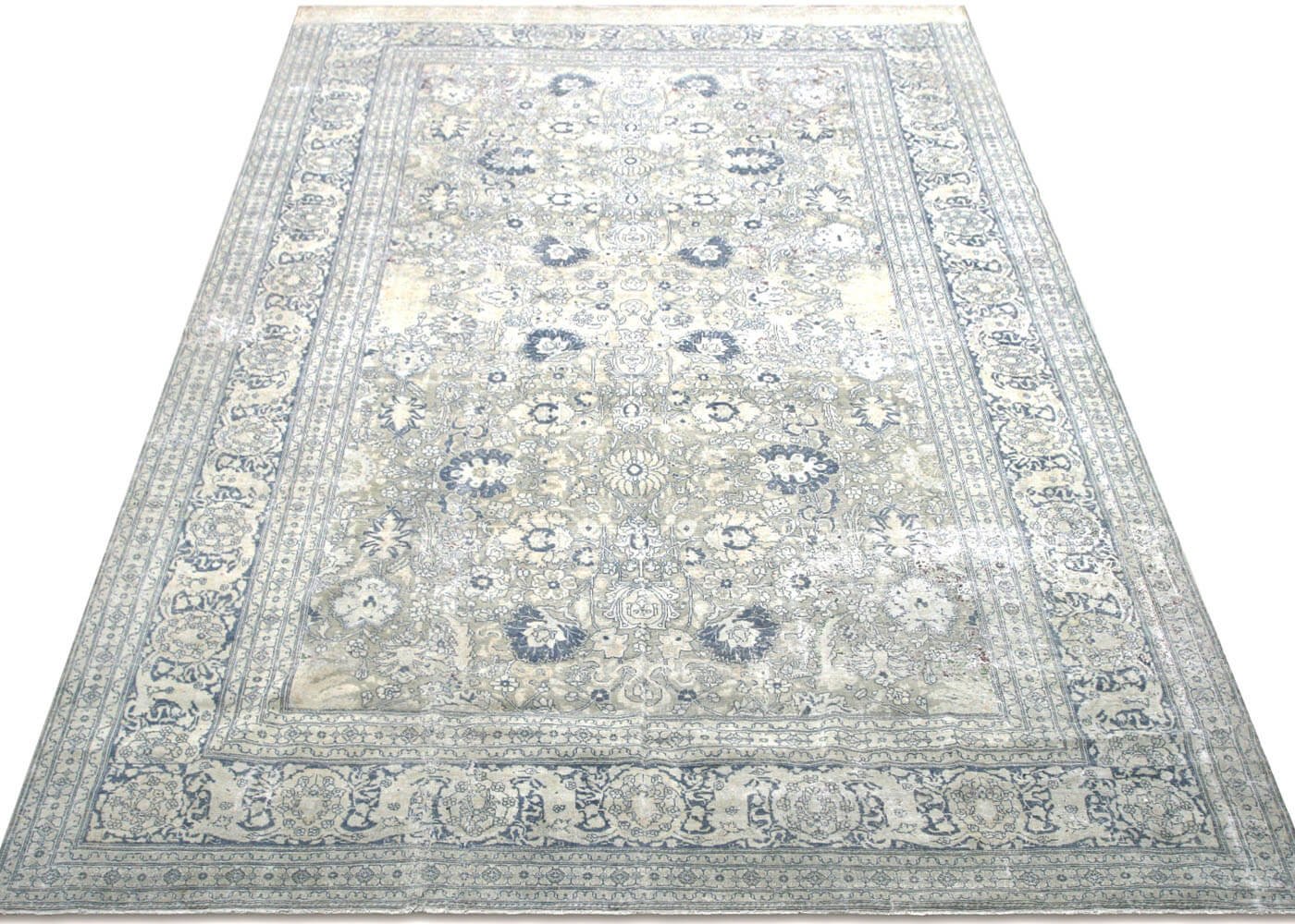 1940s Persian Tabriz Rug, 11' x 16'7" 5 1940s Persian Tabriz Rug, 11' x 16'7"