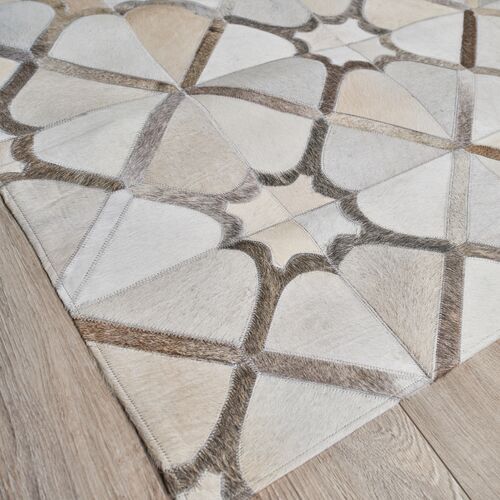 Natural Hide Cowhide hand-tufted Rug, Cream/Gray 2 Natural Hide Cowhide hand-tufted Rug, Cream/Gray