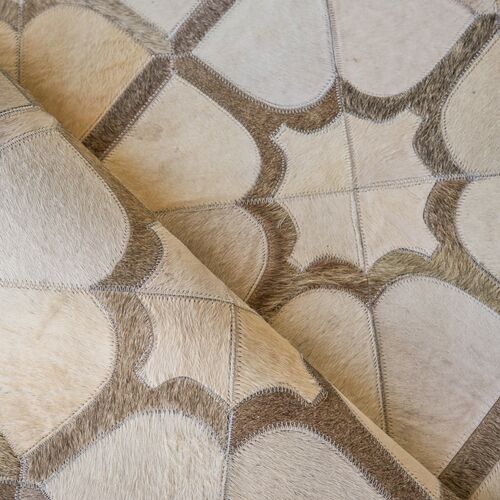 Natural Hide Cowhide hand-tufted Rug, Cream/Gray 4 Natural Hide Cowhide hand-tufted Rug, Cream/Gray