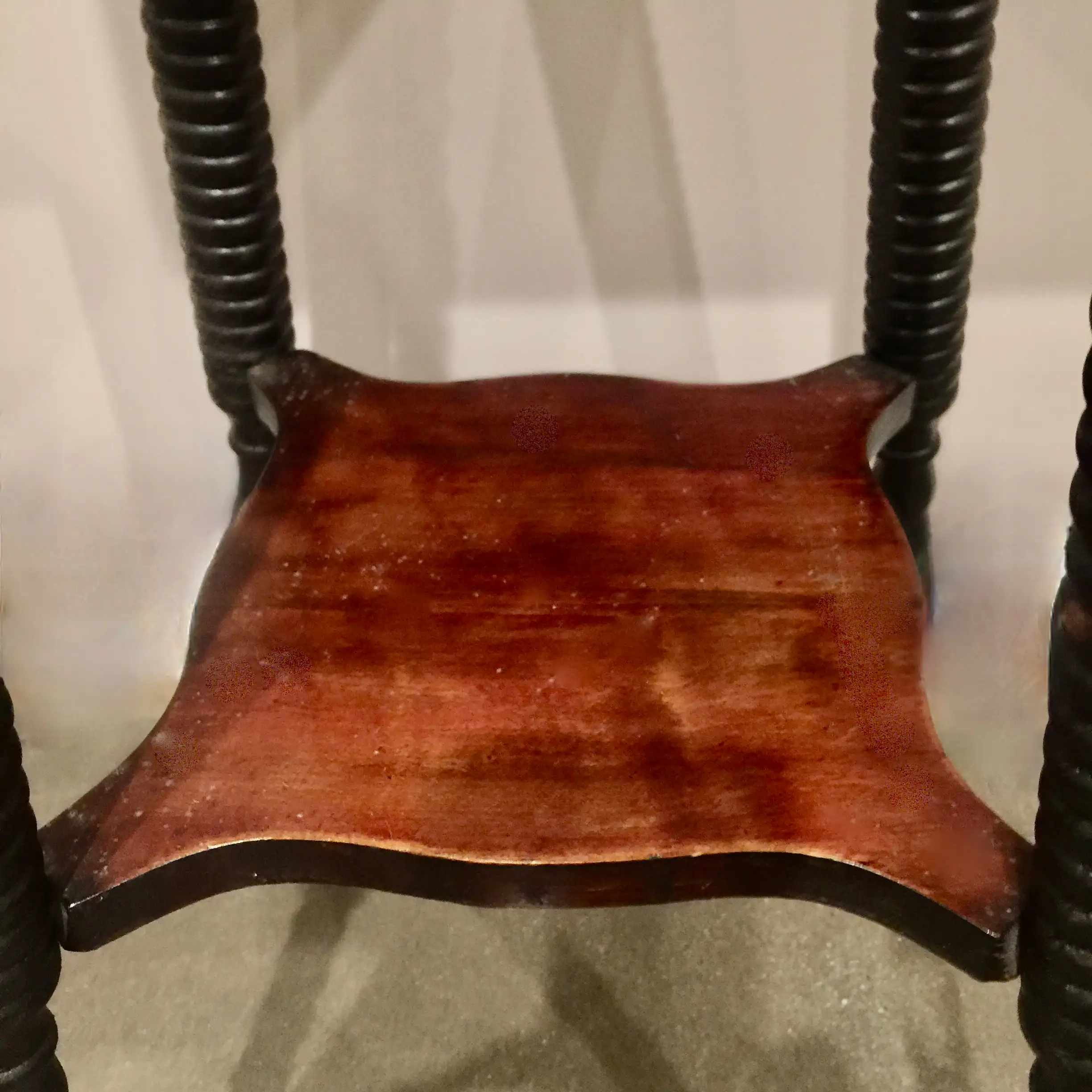 1900s Arts & Crafts Spindle-Legged Table 4 1900s Arts & Crafts Spindle-Legged Table