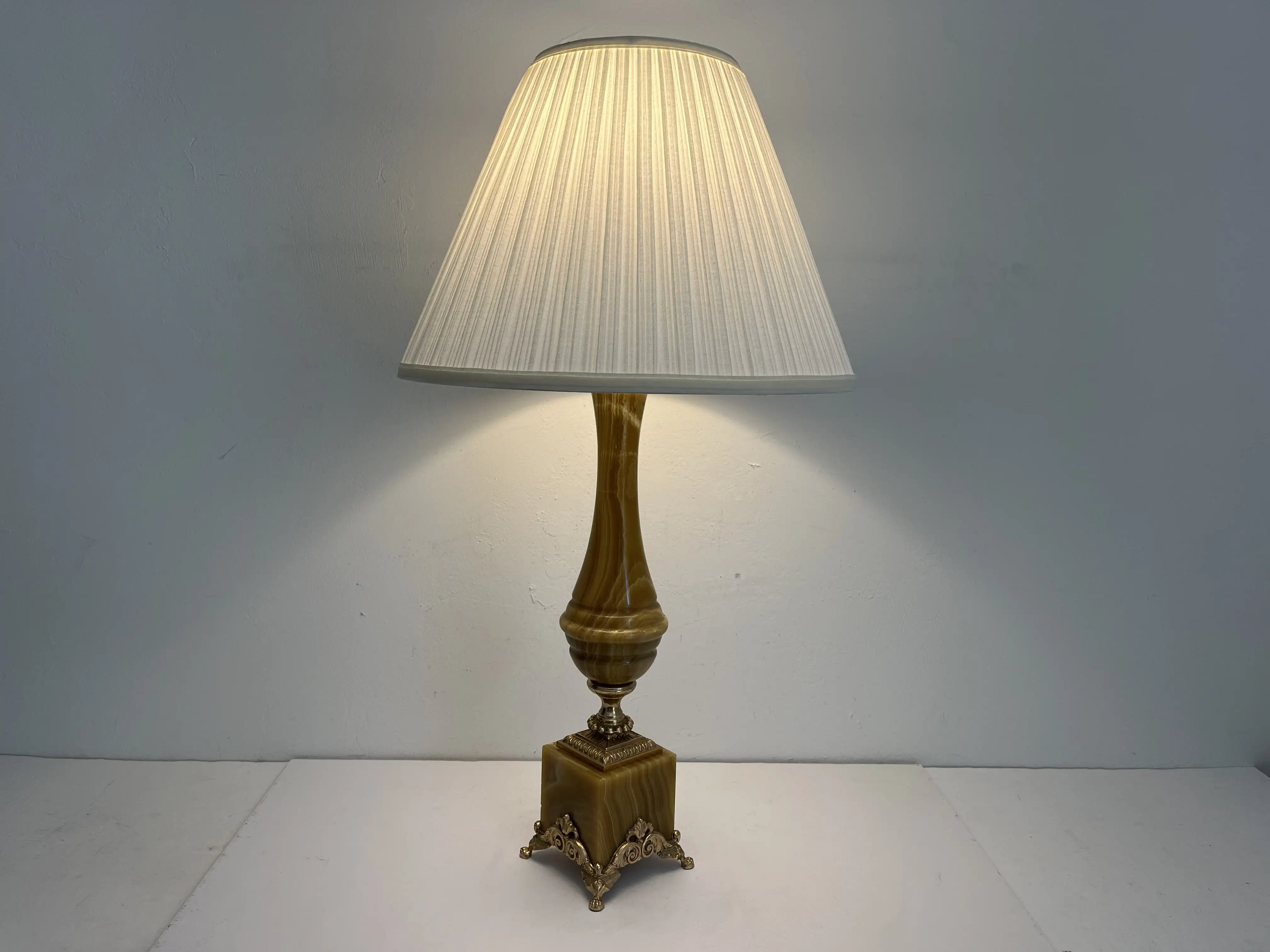 1950s Italian Onyx Lamps, Pair 8 1950s Italian Onyx Lamps, Pair