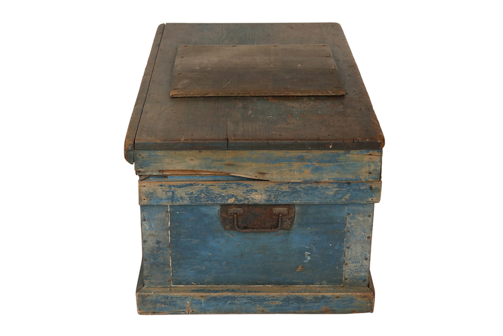 Primitive Blue Blanket Chest 4 Primitive Blue Blanket Chest