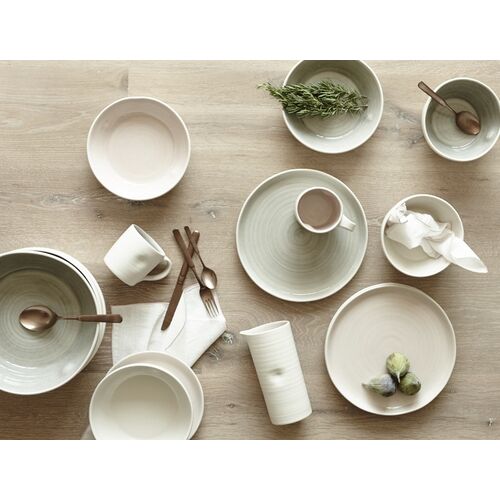 Pinch 16 Piece Place Setting 3 Pinch 16 Piece Place Setting