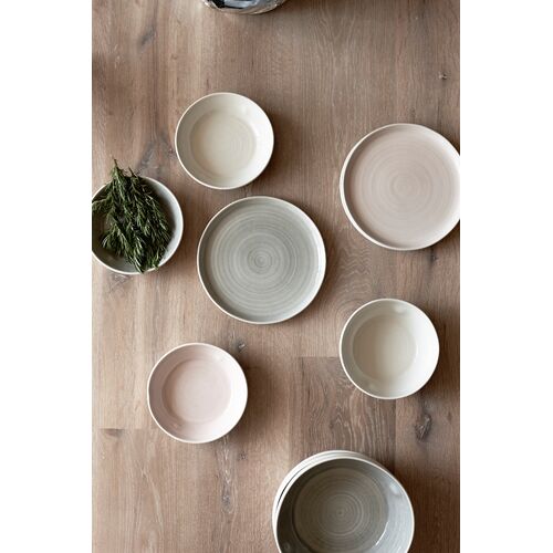 Pinch 16 Piece Place Setting 5 Pinch 16 Piece Place Setting
