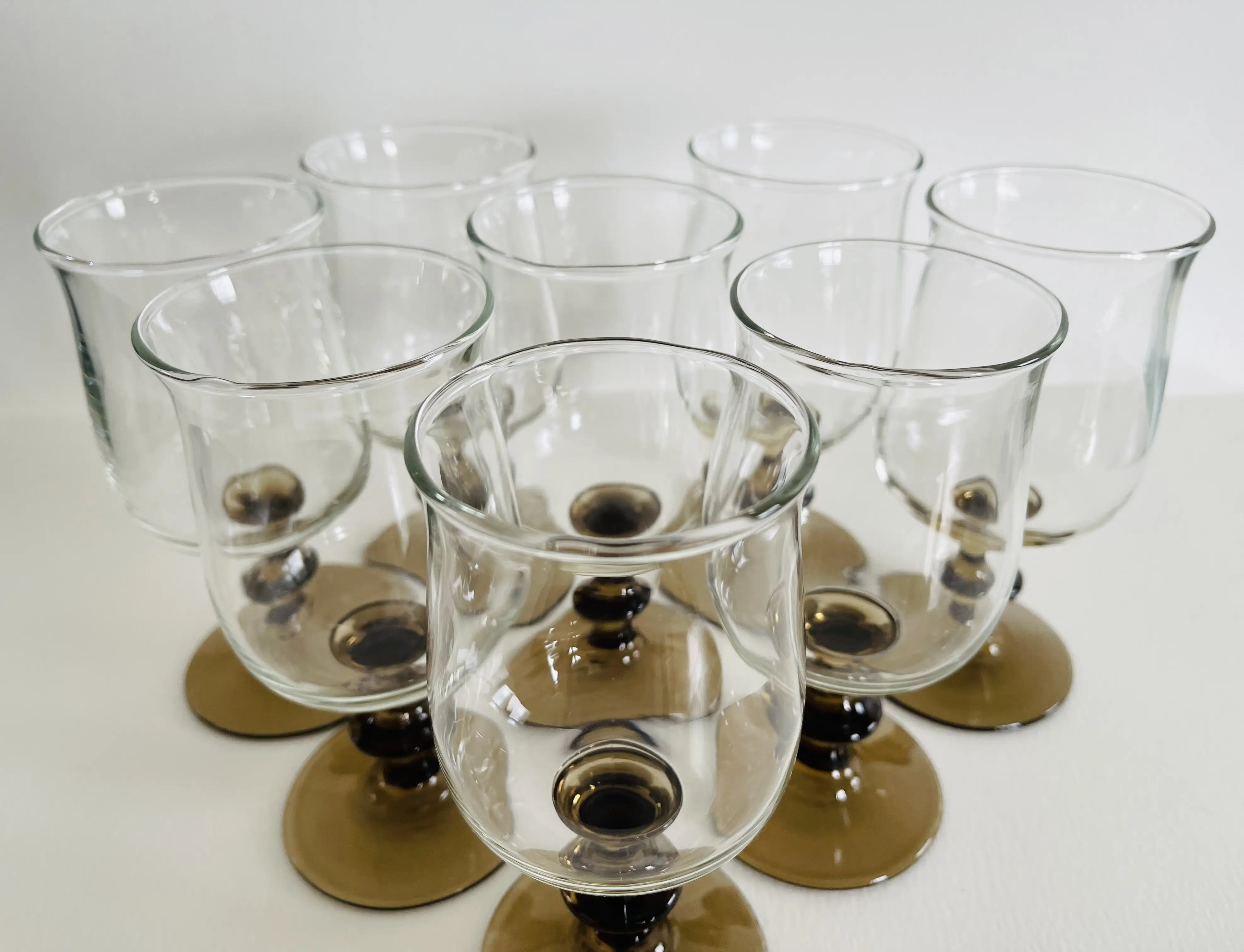 1960s Brown Smoked Wine Goblets, S/8 4 1960s Brown Smoked Wine Goblets, S/8