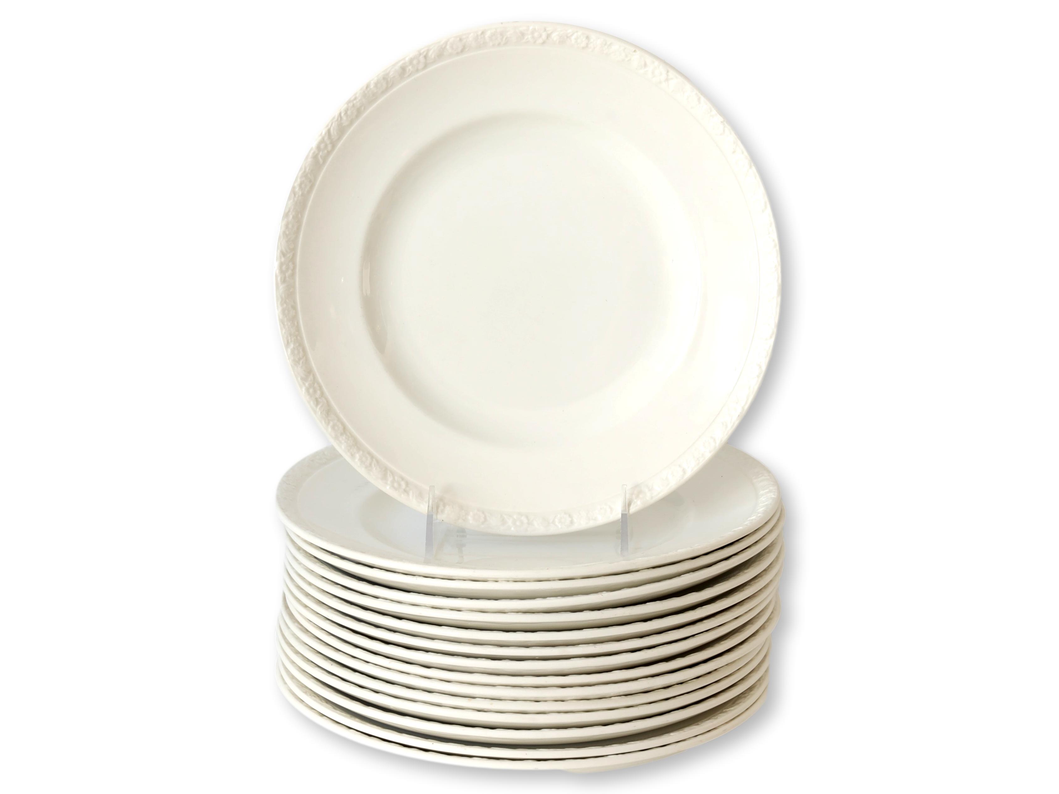 1960s Wedgwood White Dinner Plates, S/15