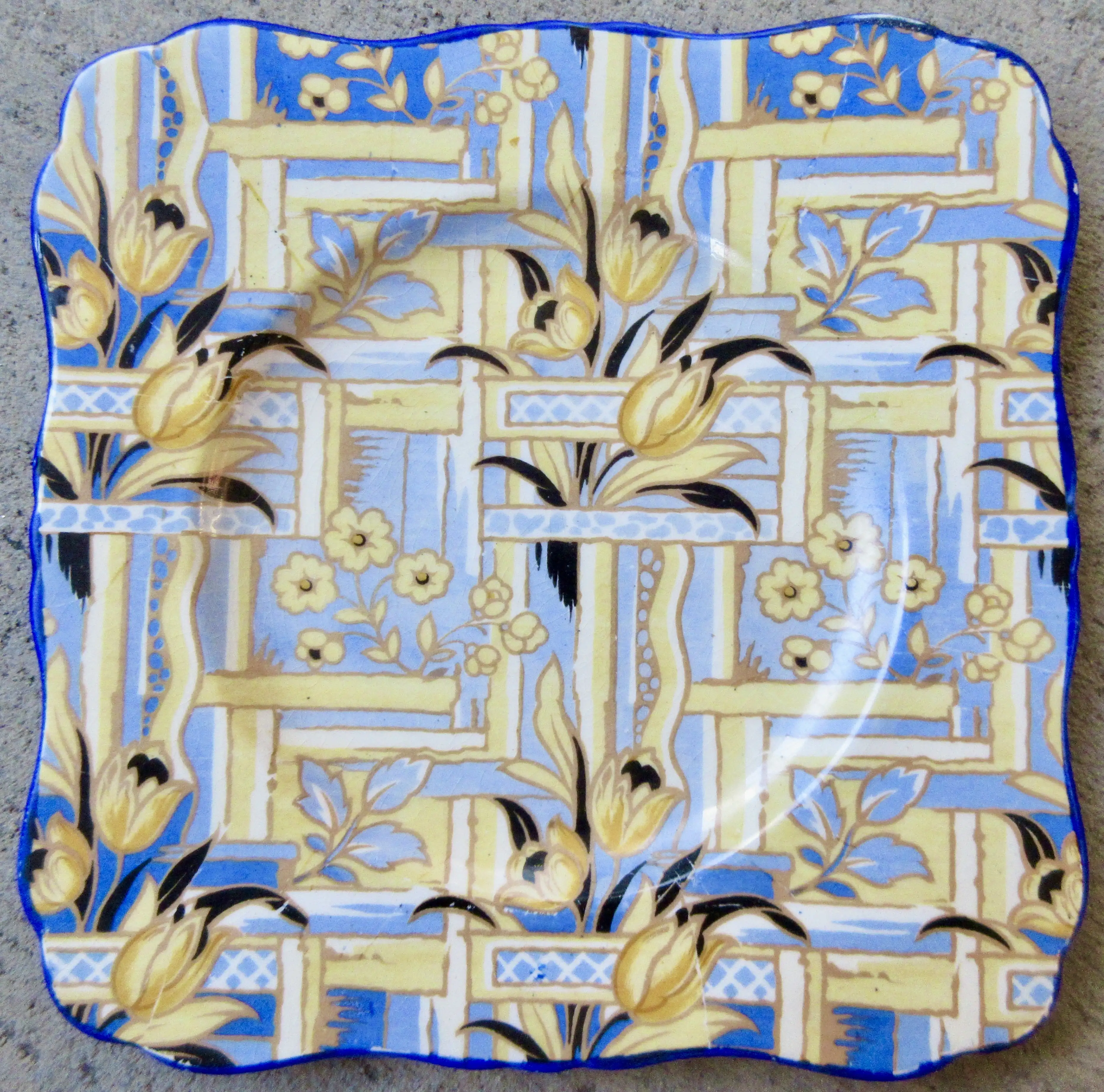 1930s English Art Deco Plate