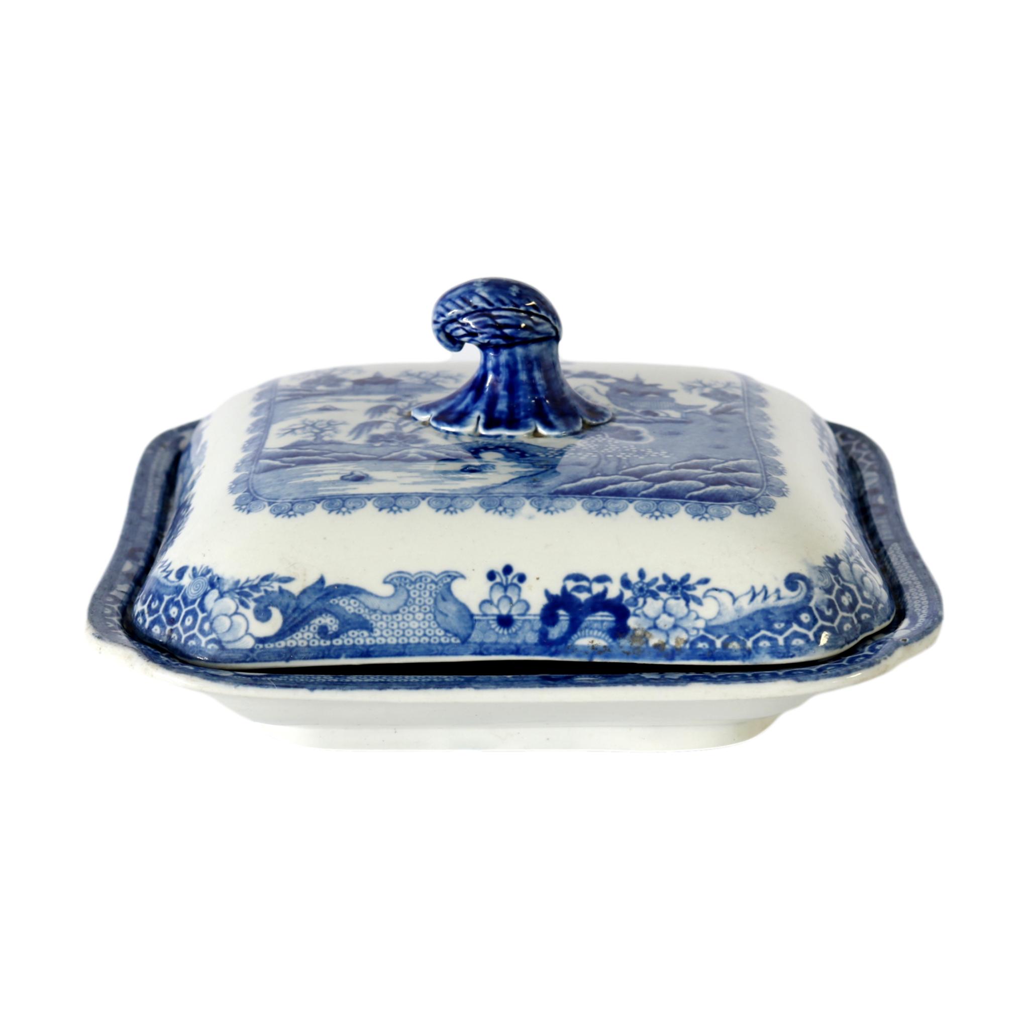 1820s English Pearlware Willow Tureen