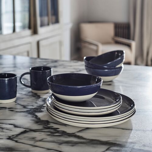 Shell Bisque 4-Piece Place Setting 8 Shell Bisque 4-Piece Place Setting