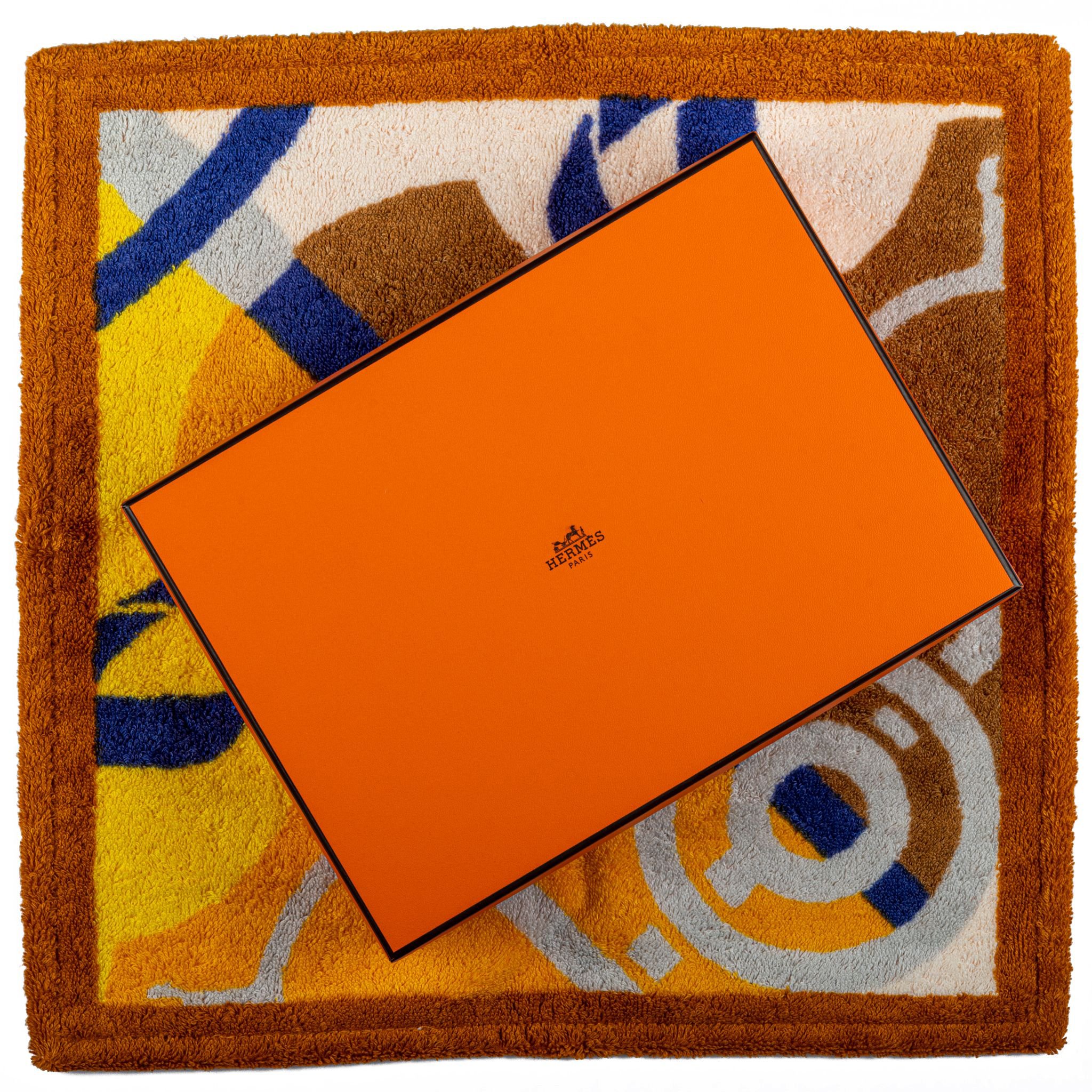 Herm¨¨s Square Terrycloth Bath Mat 2 Herm¨¨s Square Terrycloth Bath Mat