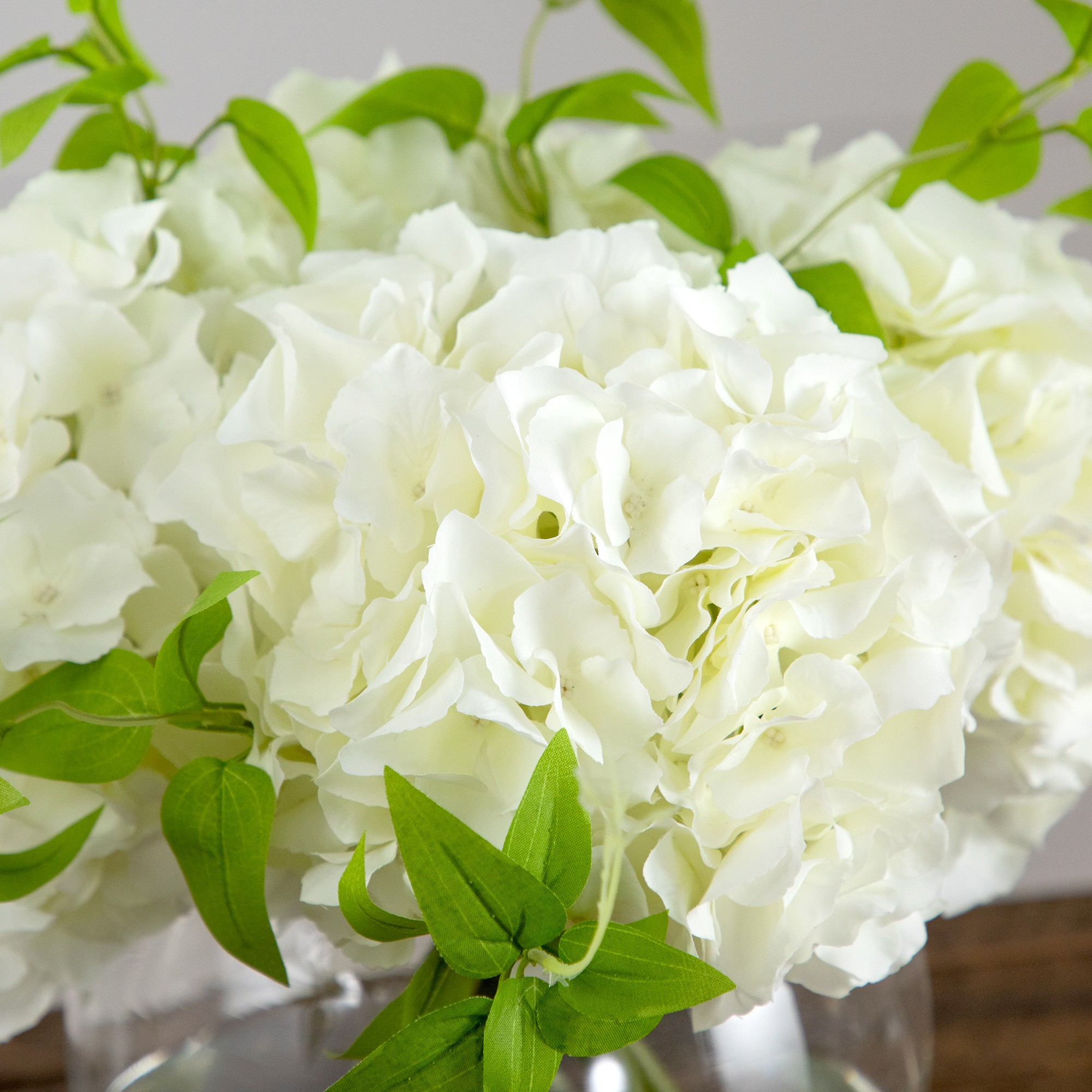 18" Hydrangea Arrangement in Glass Vase 3 18" Hydrangea Arrangement in Glass Vase