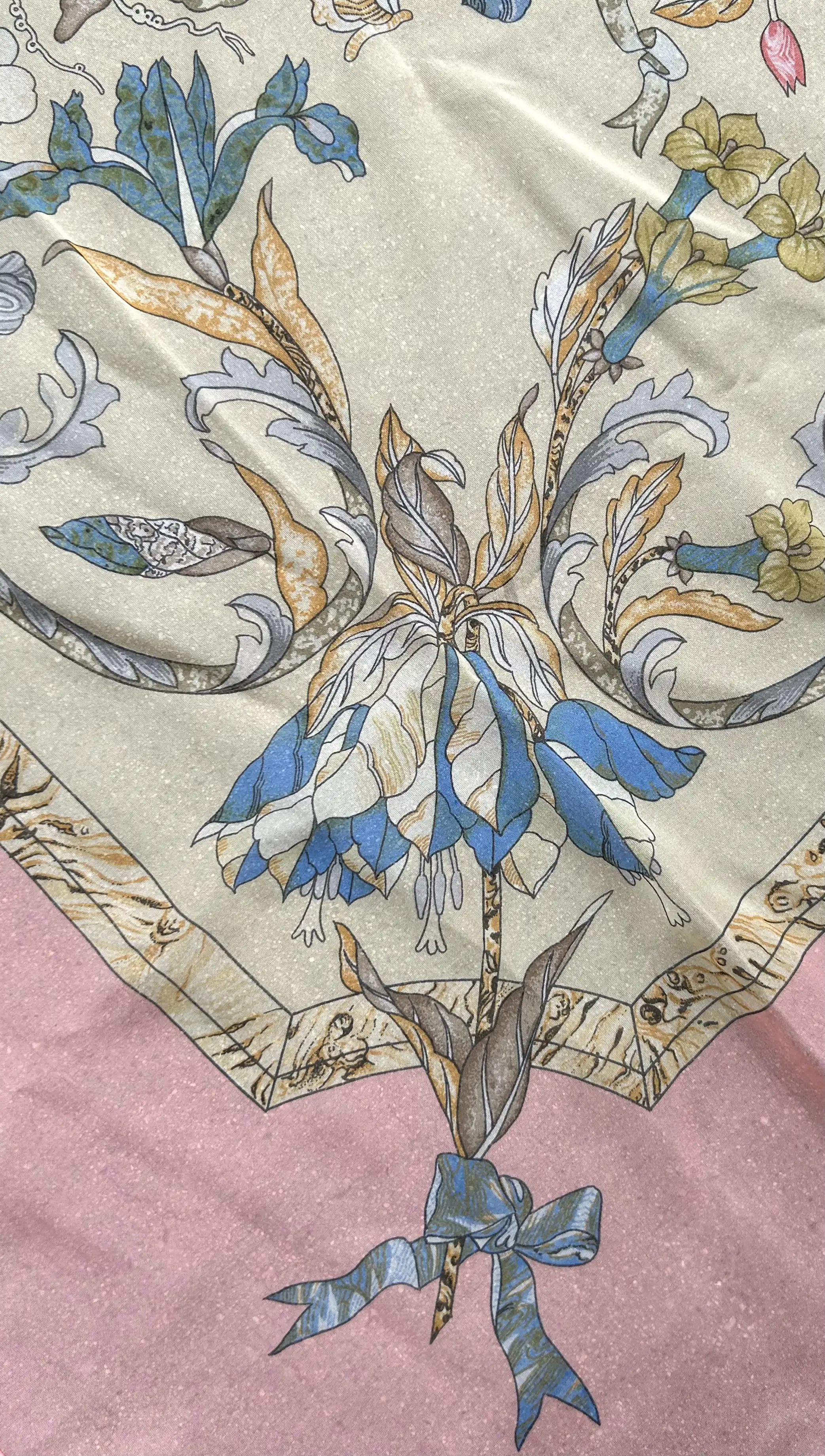 Herm¨¨s Pierres d¡¯Orient Silk Shawl w/Box 4 Herm¨¨s Pierres d¡¯Orient Silk Shawl w/Box