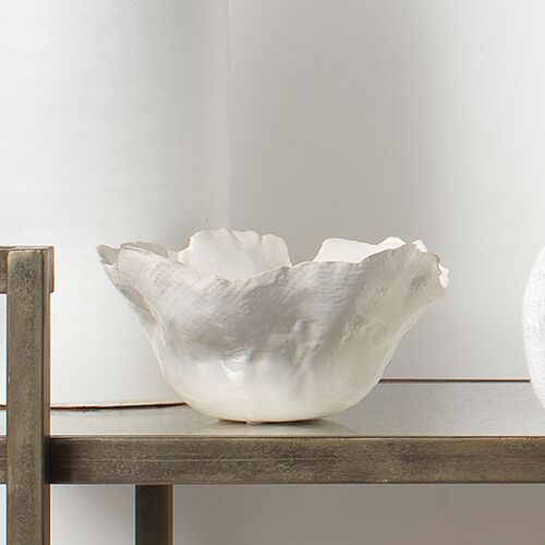 Asst. of 3 Fleur Bowls, White 8 Asst. of 3 Fleur Bowls, White