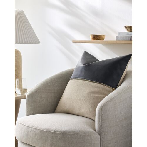 Waylon Polyester Zipper Accent Pillow 2 Waylon Polyester Zipper Accent Pillow