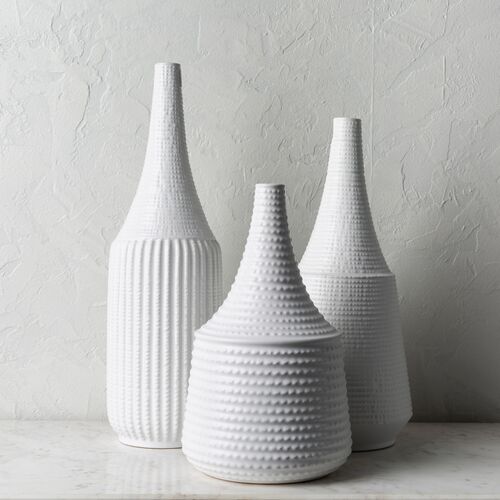 S/3 Acorn Vase, White 2 S/3 Acorn Vase, White