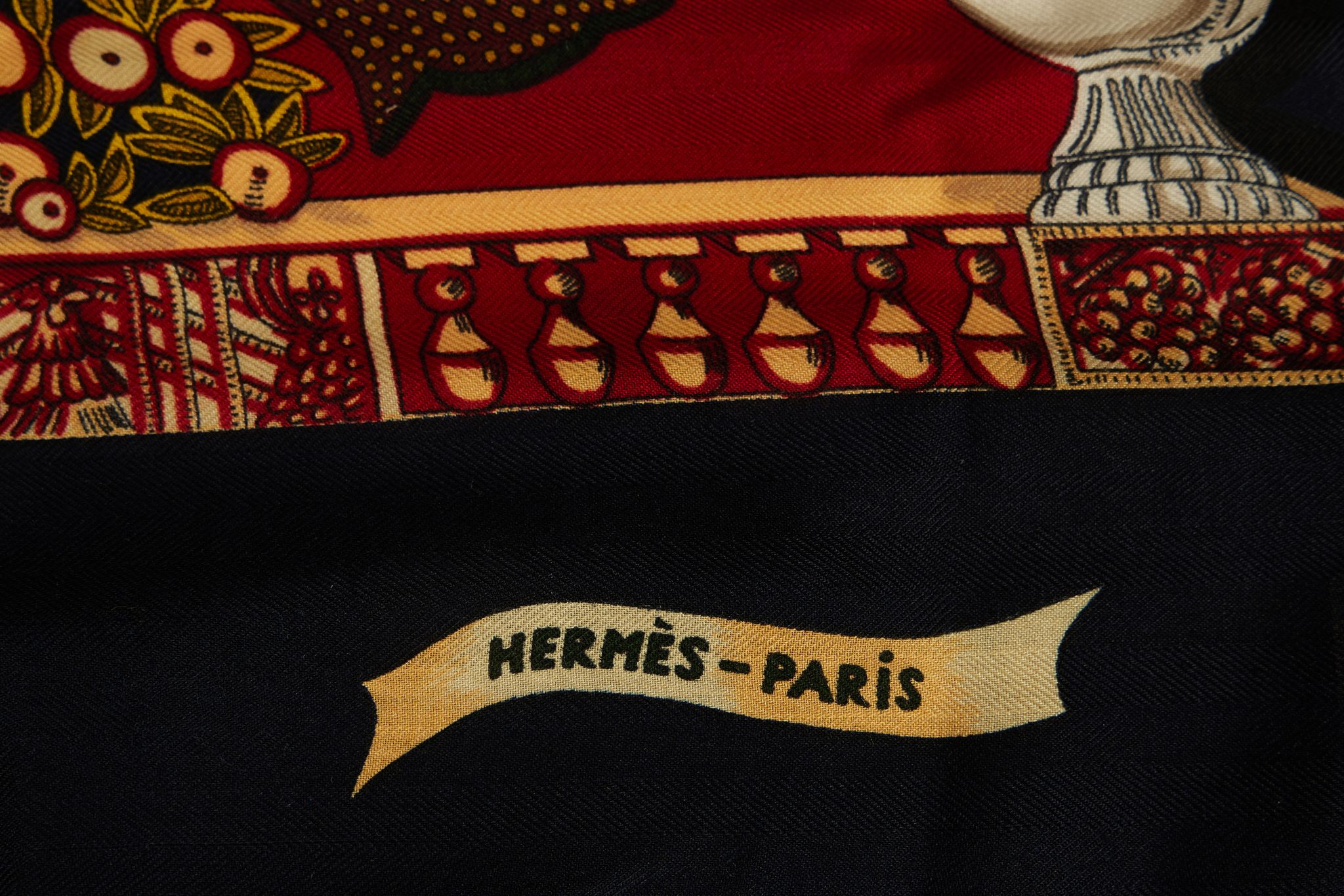 Herm¨¨s Paradis Du Roi Dark Red Shawl 4 Herm¨¨s Paradis Du Roi Dark Red Shawl