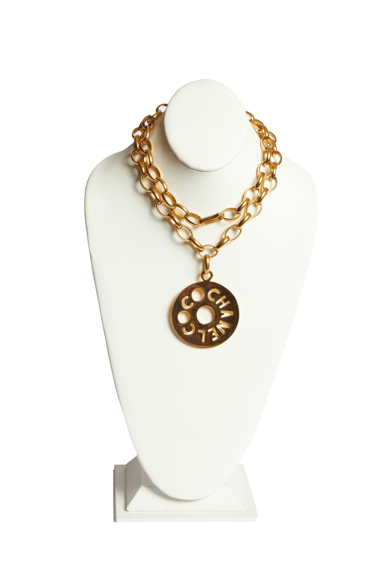 Chanel 70s Iconic Oversize Pendant 3 Chanel 70s Iconic Oversize Pendant