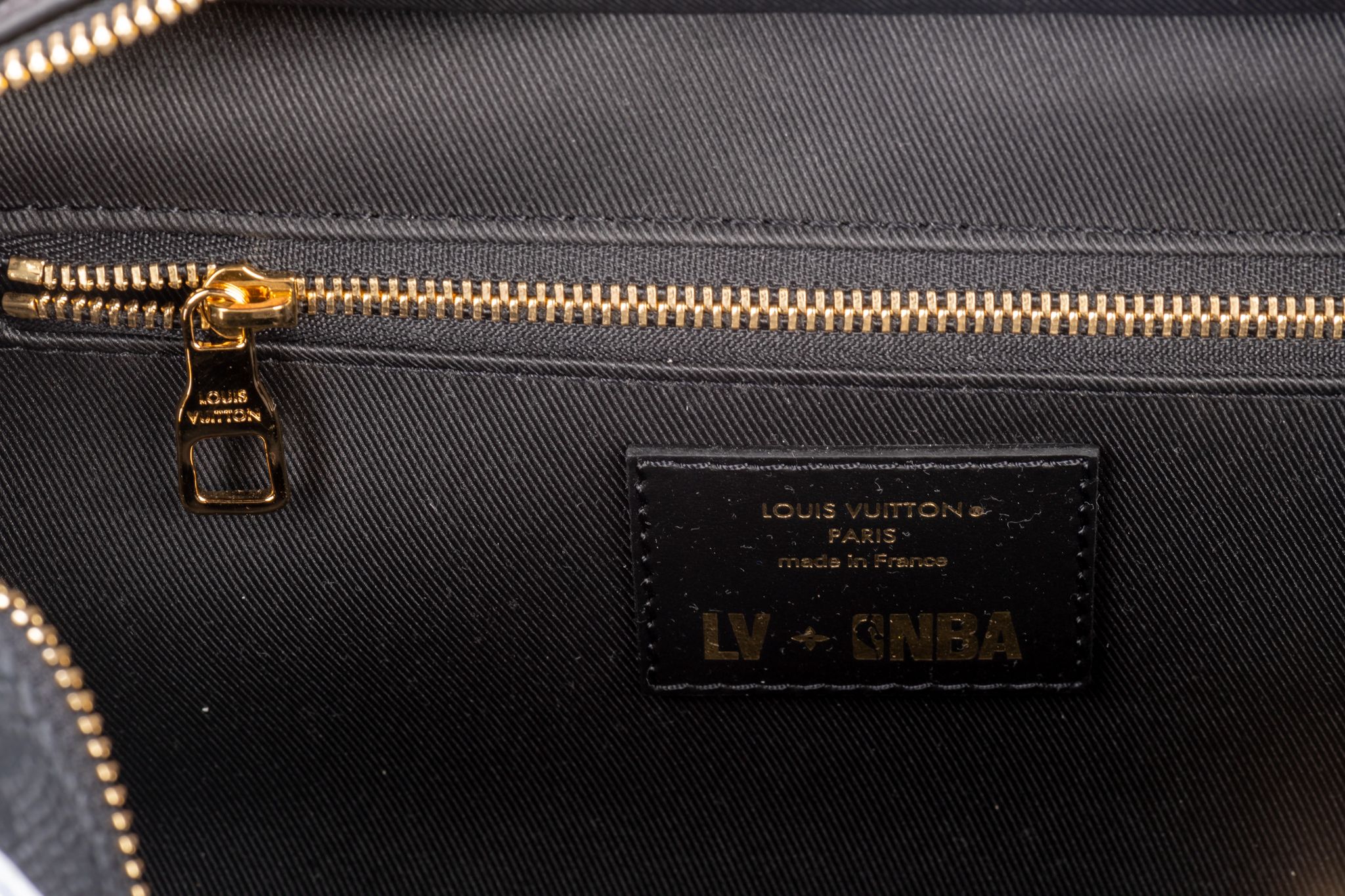 NIB Vuitton Cloakroom Dopp Kit NBA 9 NIB Vuitton Cloakroom Dopp Kit NBA